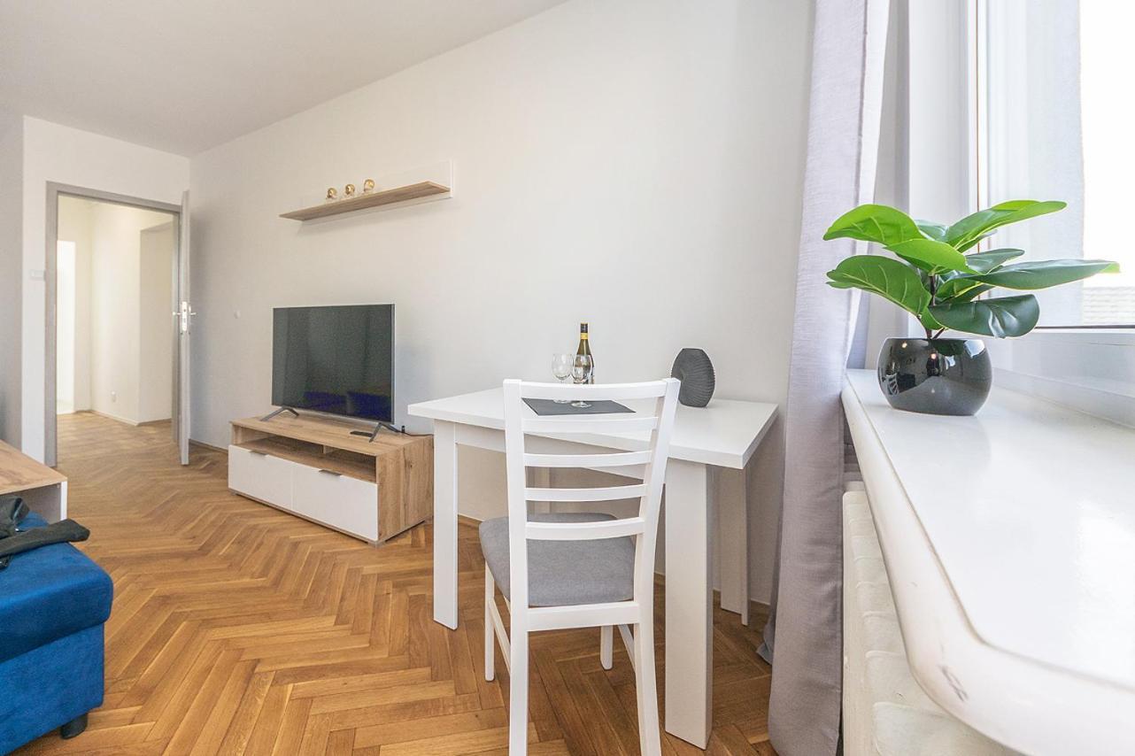 Glow Apartments, Apartament Kolobrzeska 格但斯克 外观 照片